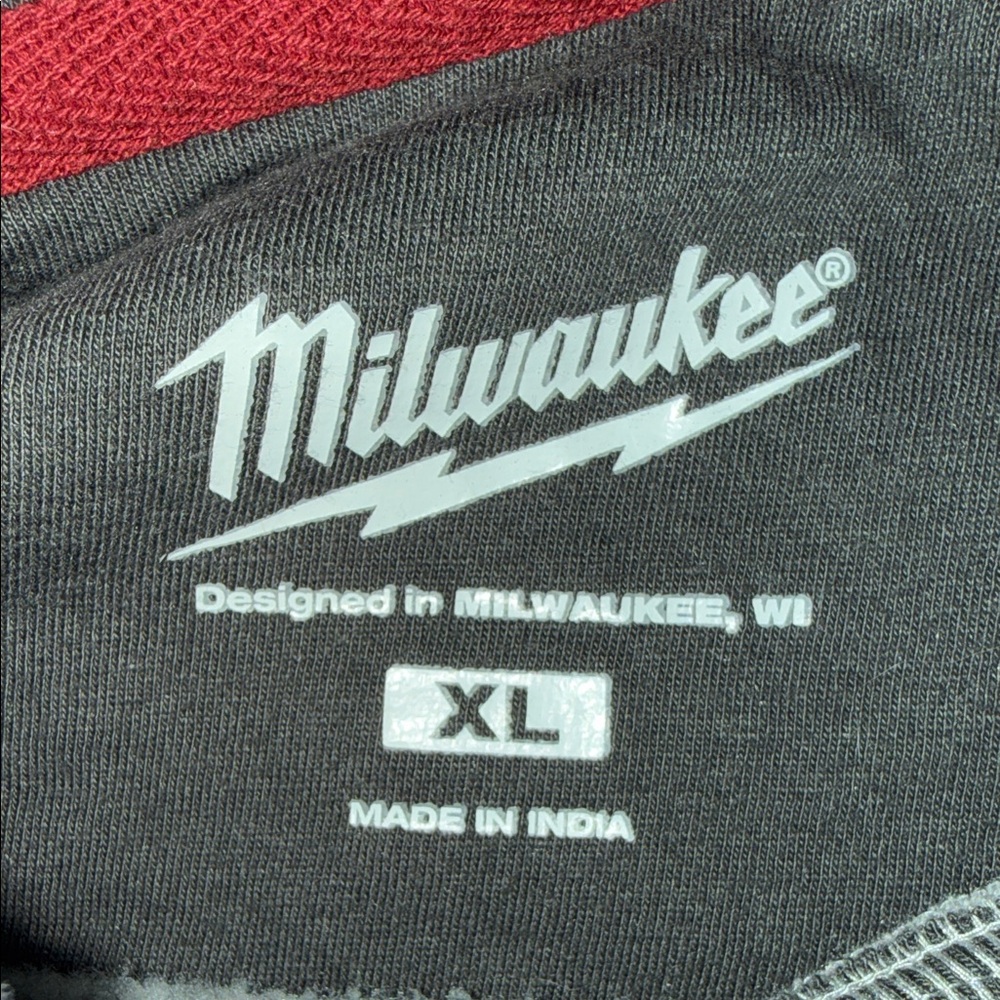 NWOT Milwaukee Gray and Black Men's Hoodie XL - Picture 2 of 4